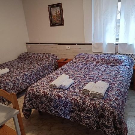 Hostal Residencia Taray Segovia Buitenkant foto